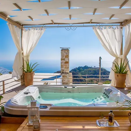 Comfortable House With Sea View In + Jacuzzi Дом отдыха Анатоли