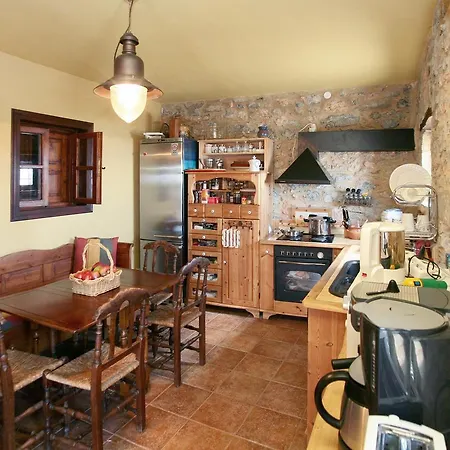 Comfortable House With Sea View In + Jacuzzi * Анатоли